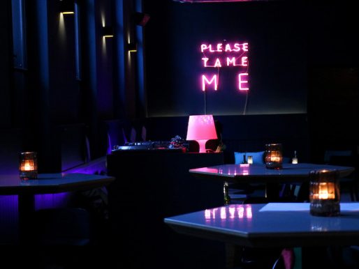Please tame me-OMU Bar